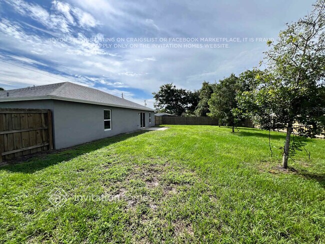 Building Photo - 1998 SW Airoso Blvd