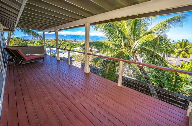 Building Photo - Beautifully Appointed Fully Furnished 4 bedroom/3 bathroom Kuau BayView House w/ Ocean views