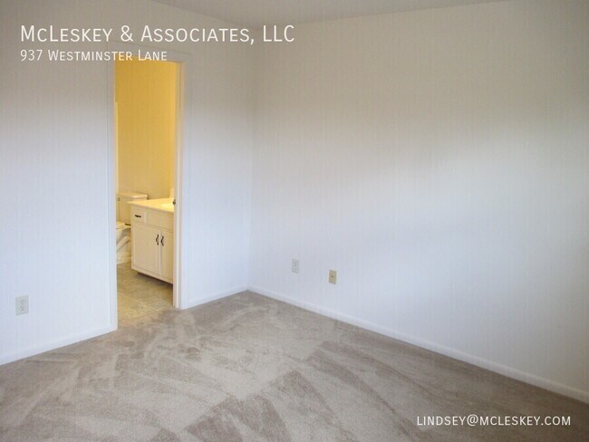 Building Photo - 937 Westminster Ln