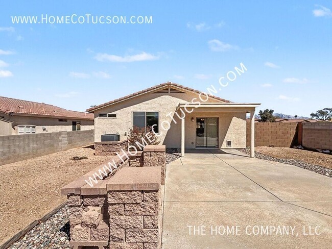 Building Photo - 6619 W Wenden Way