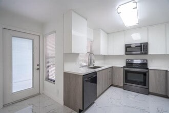 Building Photo - 5536 Eton Ct