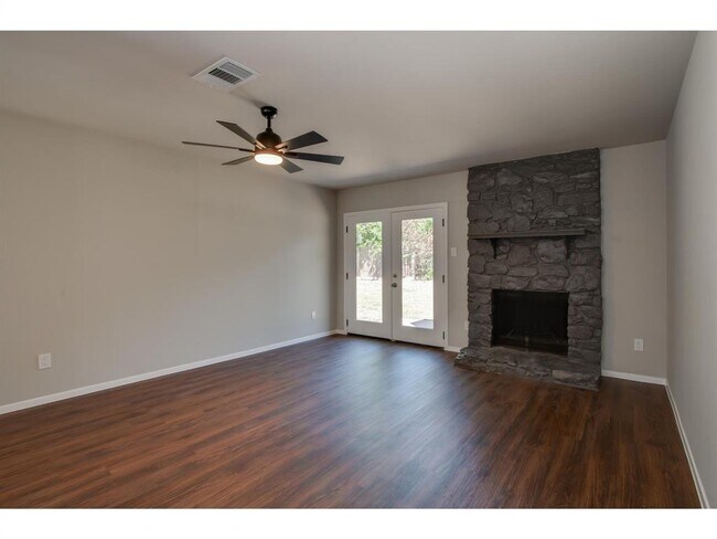 Building Photo - 606 Elderberry Cove