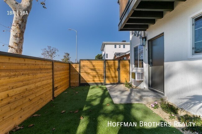 Primary Photo - 2824 Redondo Blvd