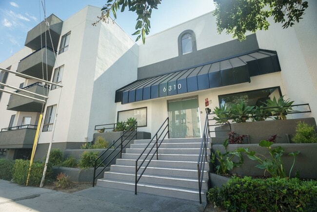 Primary Photo - 6310 Sylmar Ave