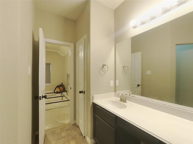 Building Photo - 28906 Hidden Cove Dr