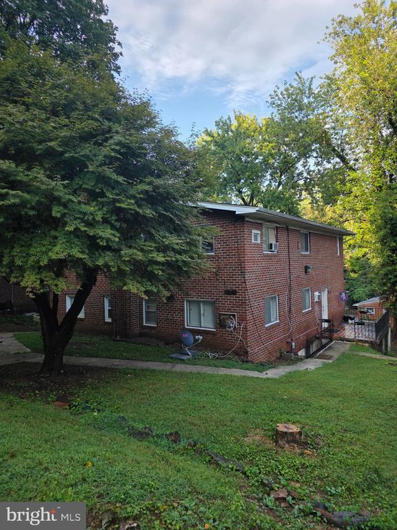 Building Photo - 6407 Ridgeview Ave