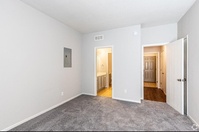 Building Photo - 1523 Rolling Rock Dr