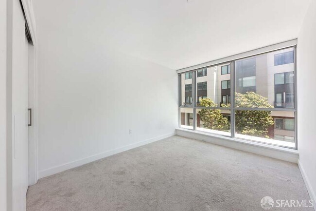 Building Photo - 708 Long Bridge St