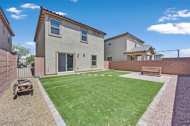 Building Photo - 8755 Spanish Ridge Ave