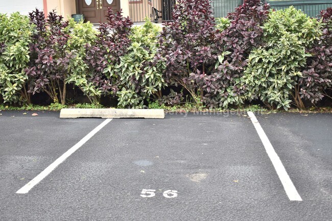 Building Photo - 2 bedroom, 1 bath, 1 prkg. Condo (Makiki area)