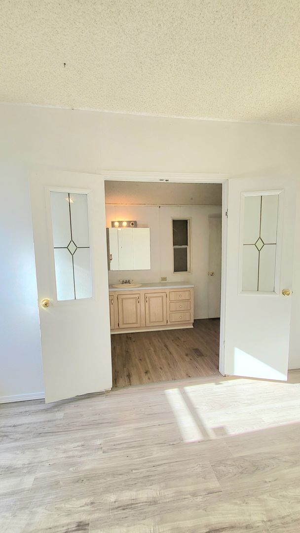 Building Photo - 521 Alaska Way