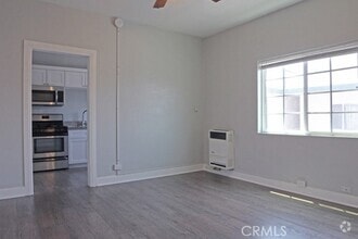 Building Photo - 3111 Kenwood Ave