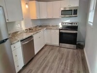 Building Photo - Newly Remodeled Duplex