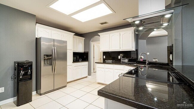 Building Photo - 19 Buffalo Ave