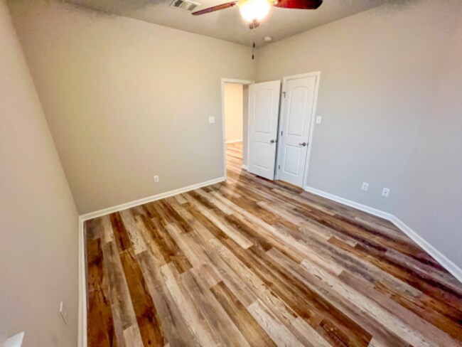 Building Photo - 524 Cautillion Dr