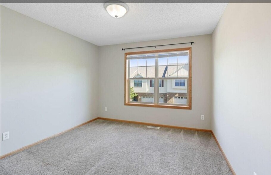 Second bedroom up. - 8437 W 149th St