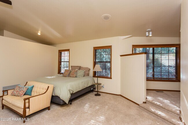 Building Photo - 1109 Northwood Loop