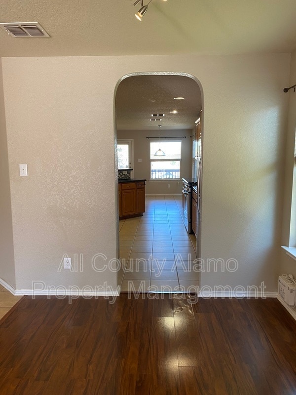 Building Photo - 156 Katherine Way