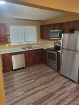 Building Photo - 3575 Oakvale Rd