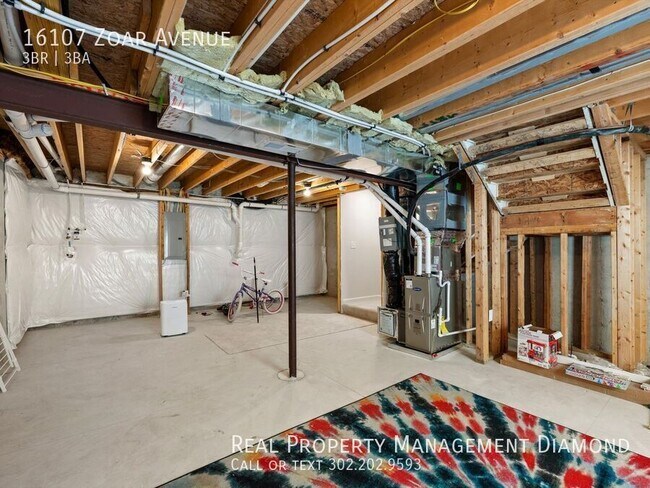 Building Photo - 16107 Zoar Ave