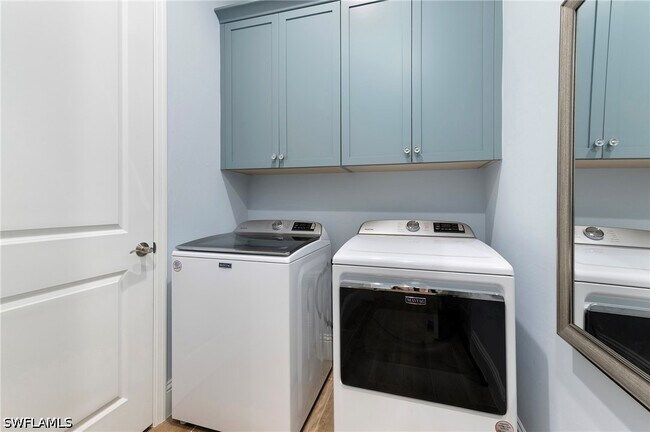 Building Photo - 7270 Saona CT