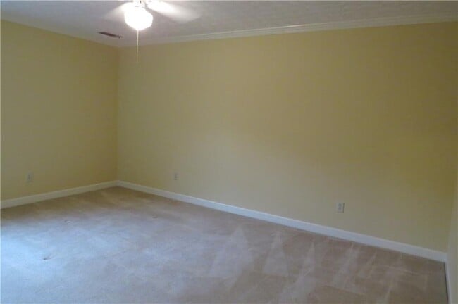 Building Photo - 3165 Henderson Walk
