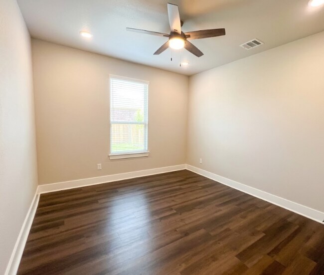 Building Photo - AVAILABLE NOW; APPLY TODAY ON OUR WEBSITE!!!