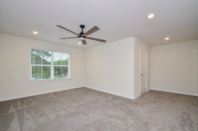 Building Photo - 12961 Orion Ct E