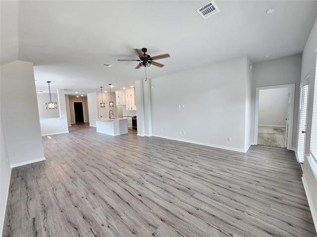 Building Photo - 2034 Clearwater Way