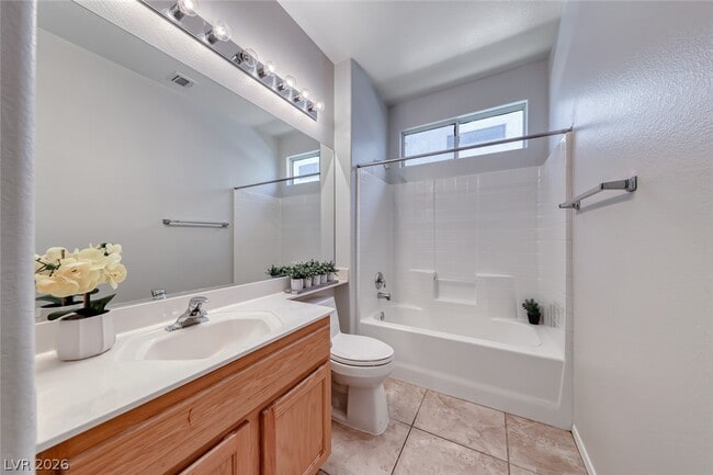 Building Photo - 2343 Schaeffer Hills Dr