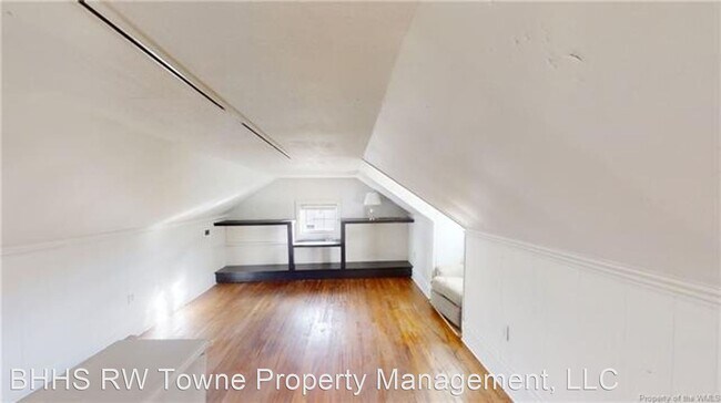 Building Photo - 3 br, 1 bath House - 4 Monument Drive