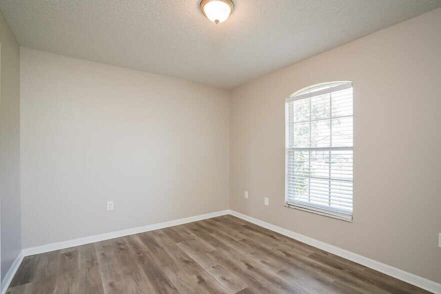 Building Photo - 367 Alegriano Ct