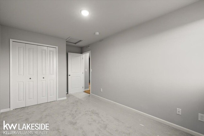 Building Photo - 28132 Delano Dr