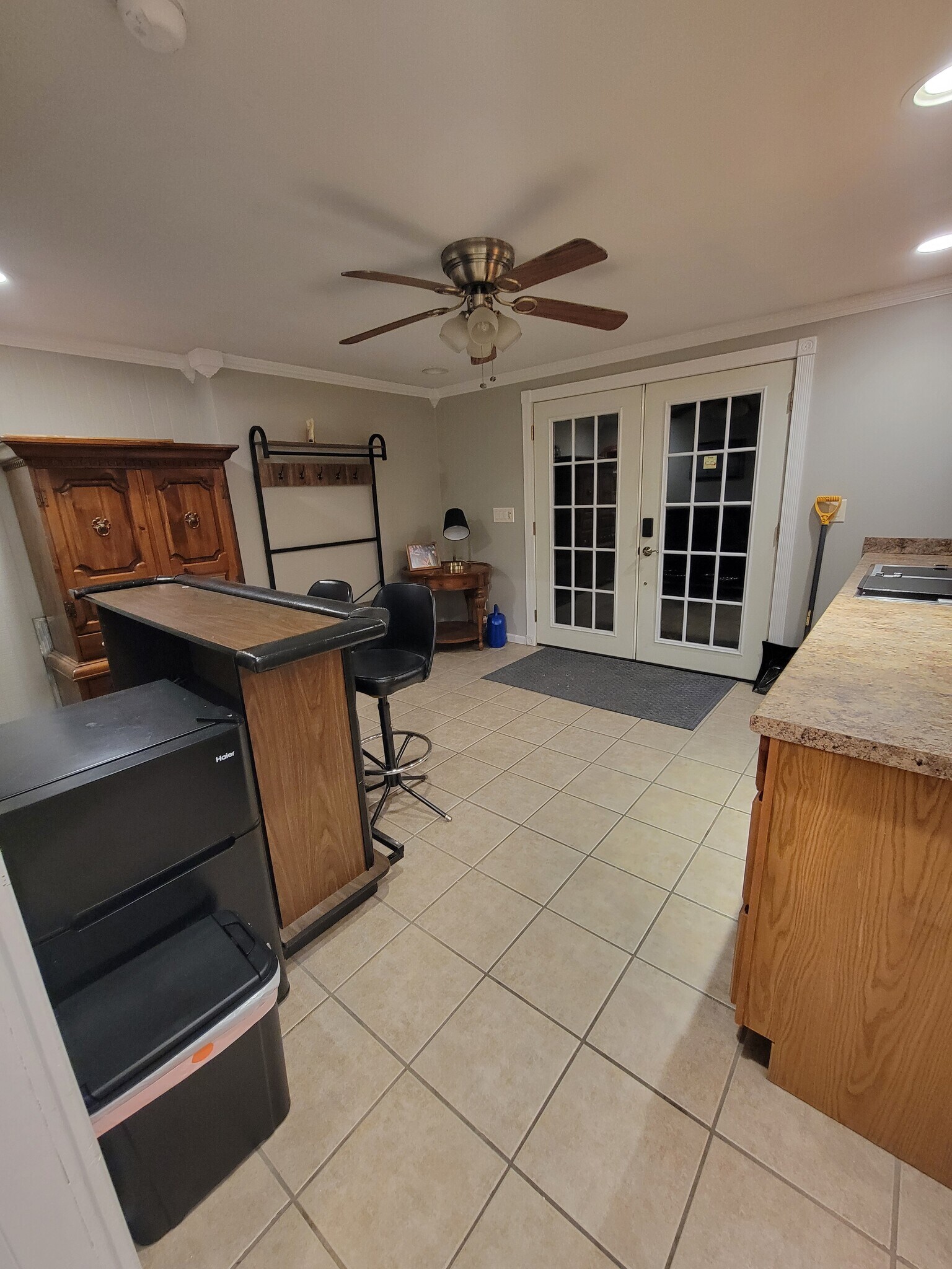 Mudroom - 1618 Bell Ave
