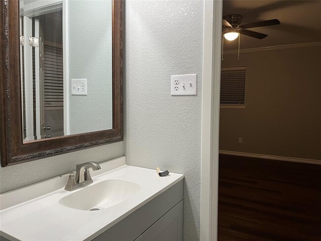 Building Photo - 1619 Cripple Creek Dr