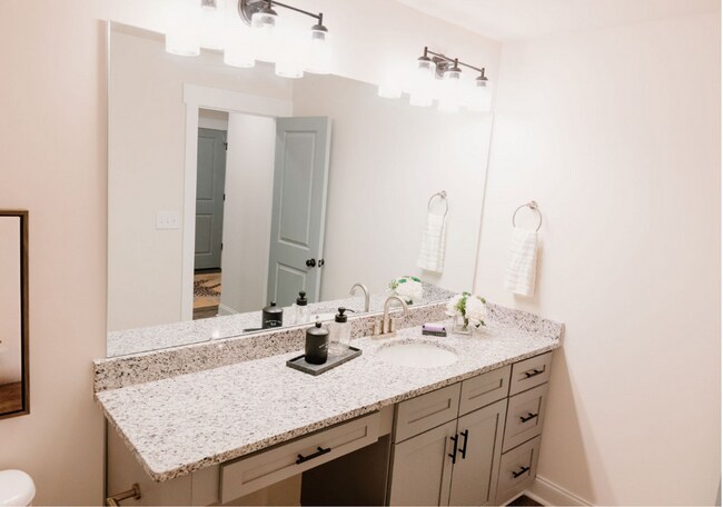 Building Photo - FURNISHED SKYE SINGLE FAMILY HOME