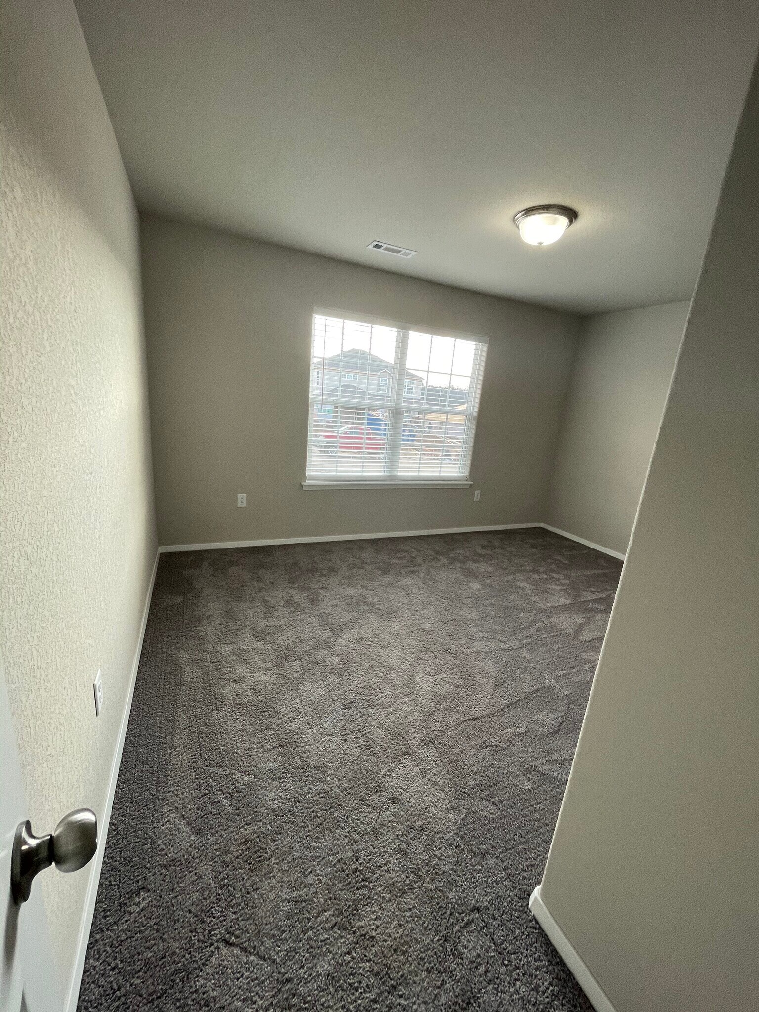 Building Photo - 6900 SW Whitmarsh Rd