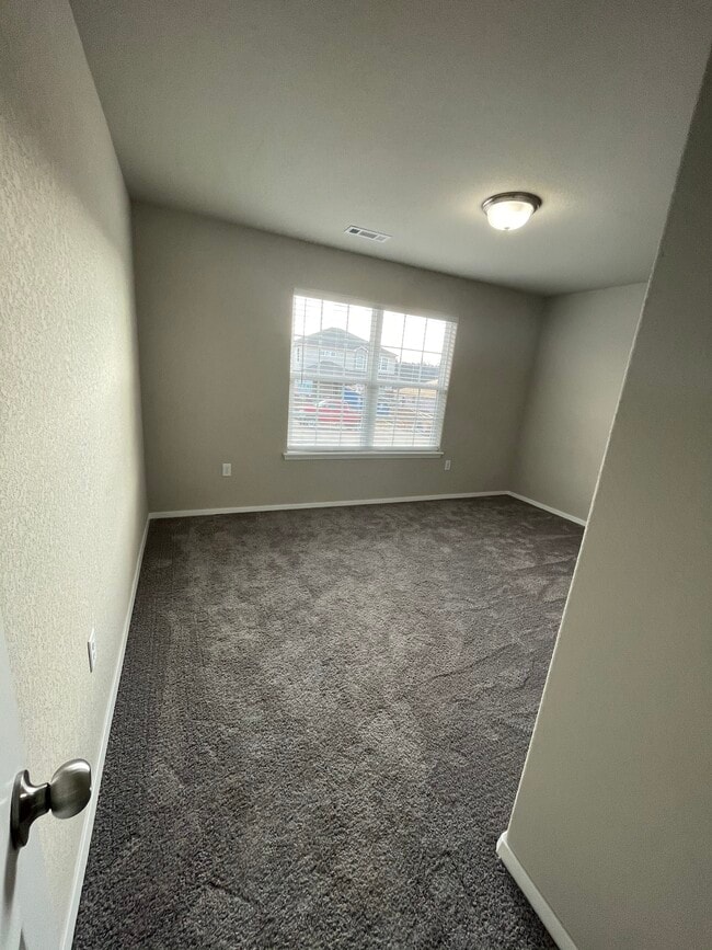 Building Photo - 6900 SW Whitmarsh Rd