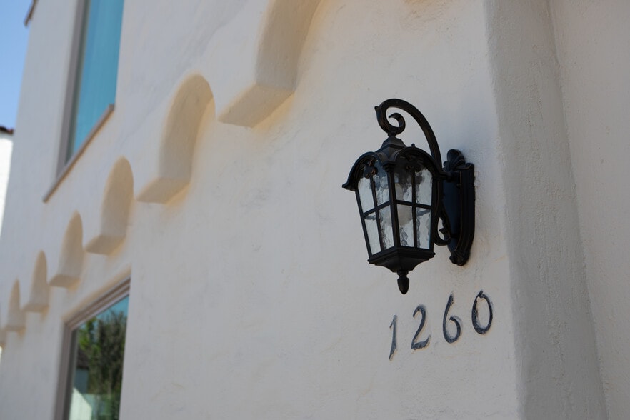 Building Photo - 1260 S Ridgeley Dr