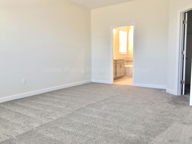 Building Photo - 12076 Theme Alley