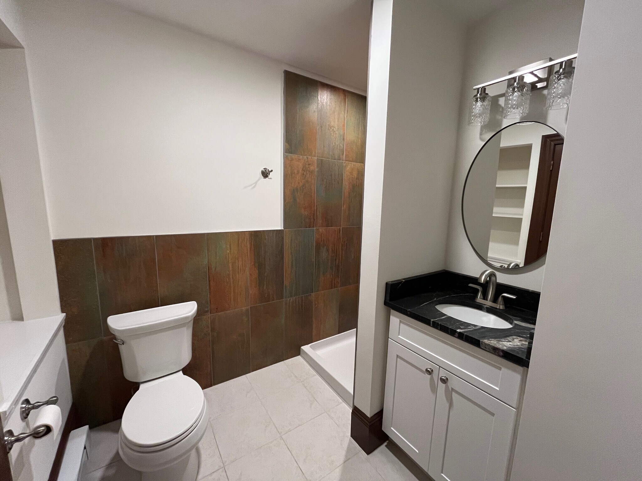 Bathroom 2 - 88 Putnam Ave