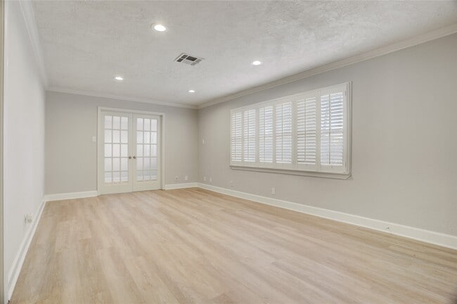 Building Photo - 4708 Mayfair St