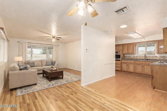 Building Photo - 6224 E Dallas St