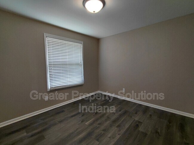Building Photo - 2870 Vigo St