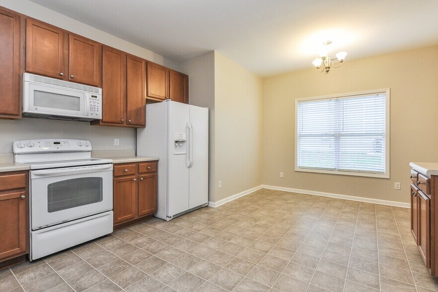 Building Photo - 1040 Bridlemine Dr