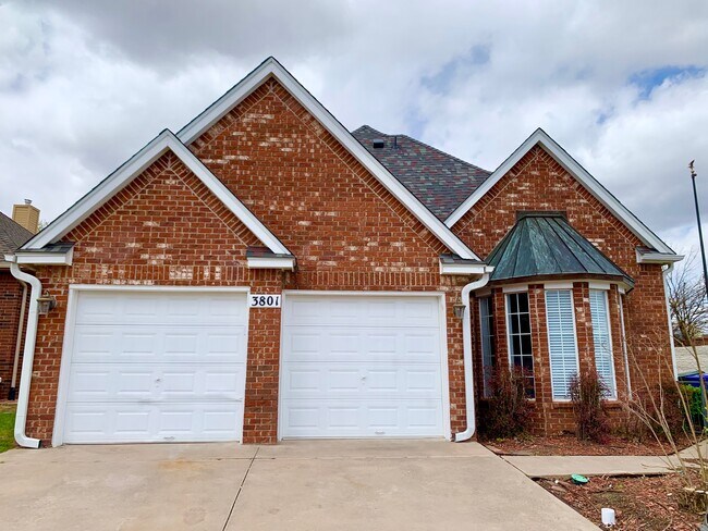 Building Photo - 3801 Tudor Cir