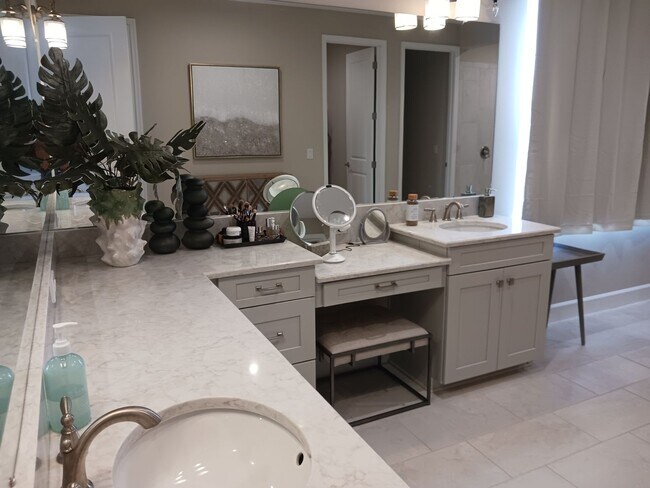 Building Photo - Here is your chance to live in Model Home!...