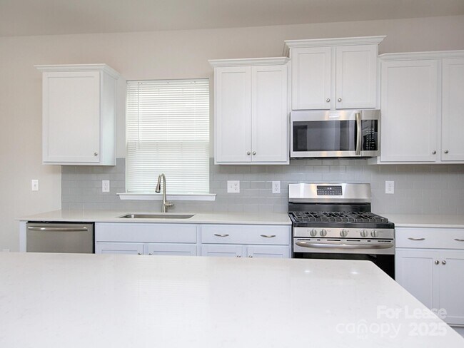 Building Photo - 161 White Apple Wy