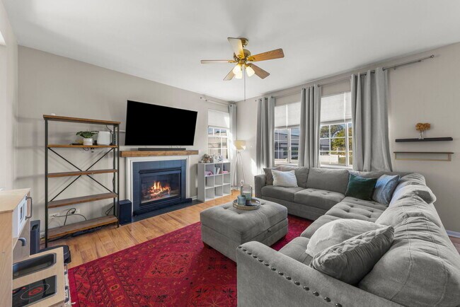 Building Photo - 2020 Juniper Ct