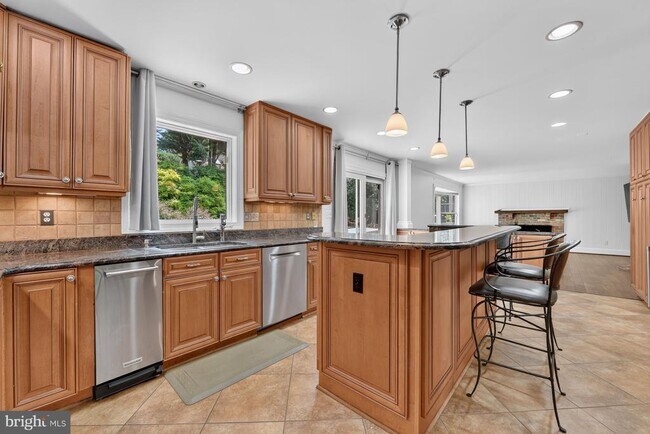 Building Photo - 1022 Delf Dr